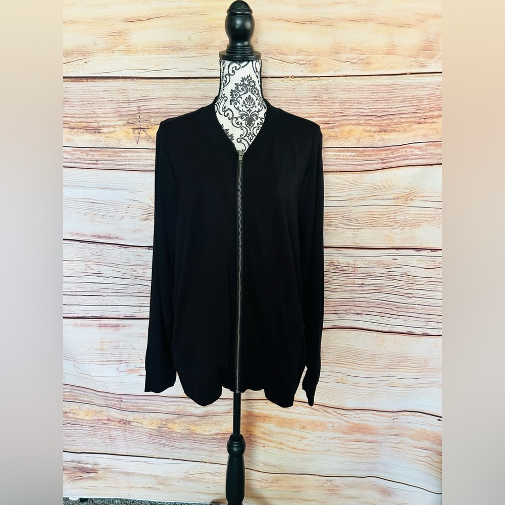 Torrid Women’s Plus Black Fill Zip Long Sleeve Jersey Bomber Jacket Size 3 NWT